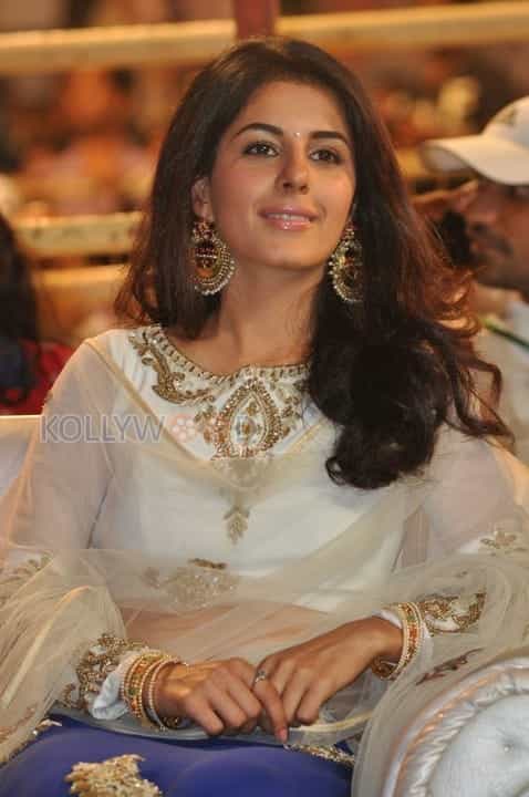 Actress Isha Talwar New Photos