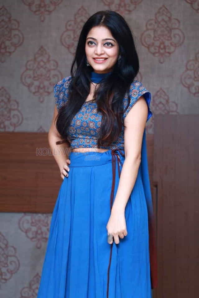 Actress Janani Iyer At Thalappakatti Super Woman Award Photos