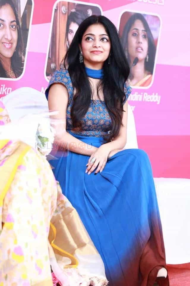 Actress Janani Iyer At Thalappakatti Super Woman Award Photos