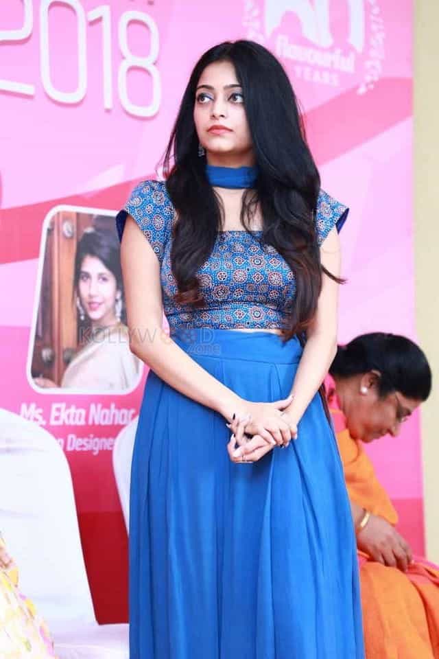 Actress Janani Iyer At Thalappakatti Super Woman Award Photos