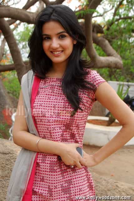 Actress Jasmin Bhasin Photos