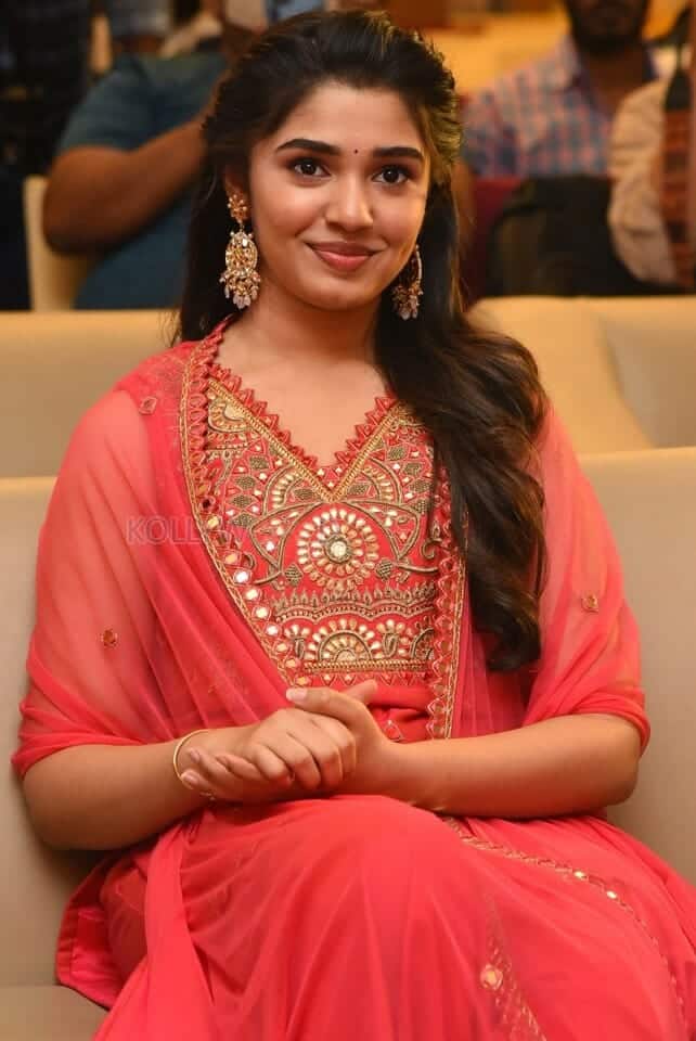 Actress Krithi Shetty at Aa Ammayi Gurinchi Meeku Cheppali First Look Launch Pictures 07