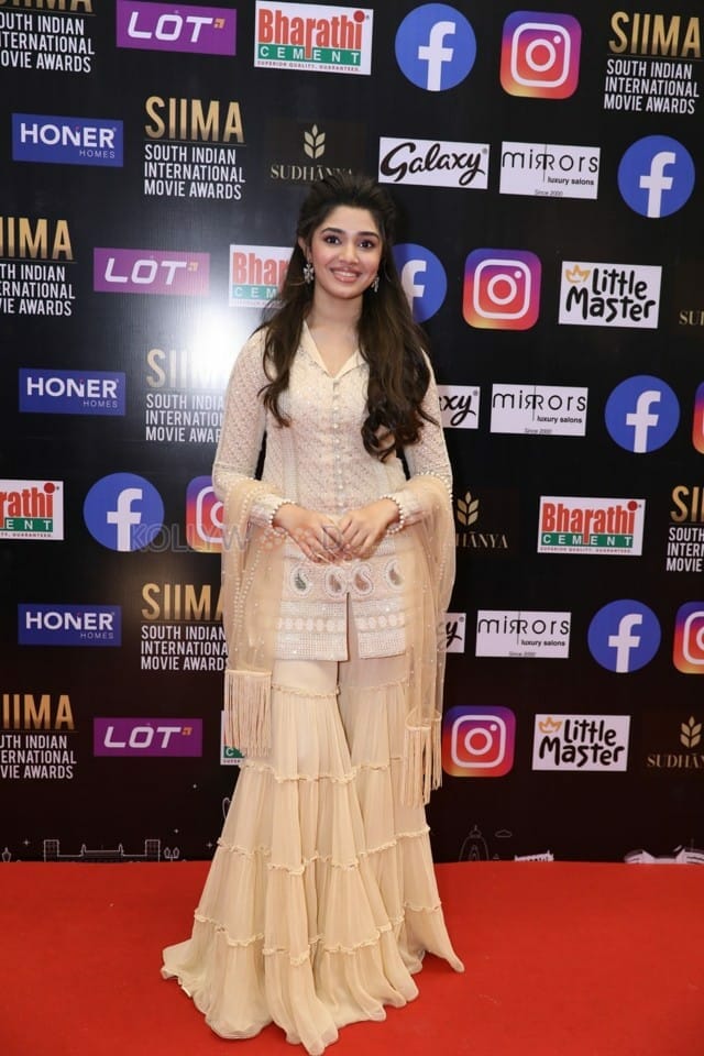 Actress Krithi Shetty at SIIMA Awards 2021 Pictures 01