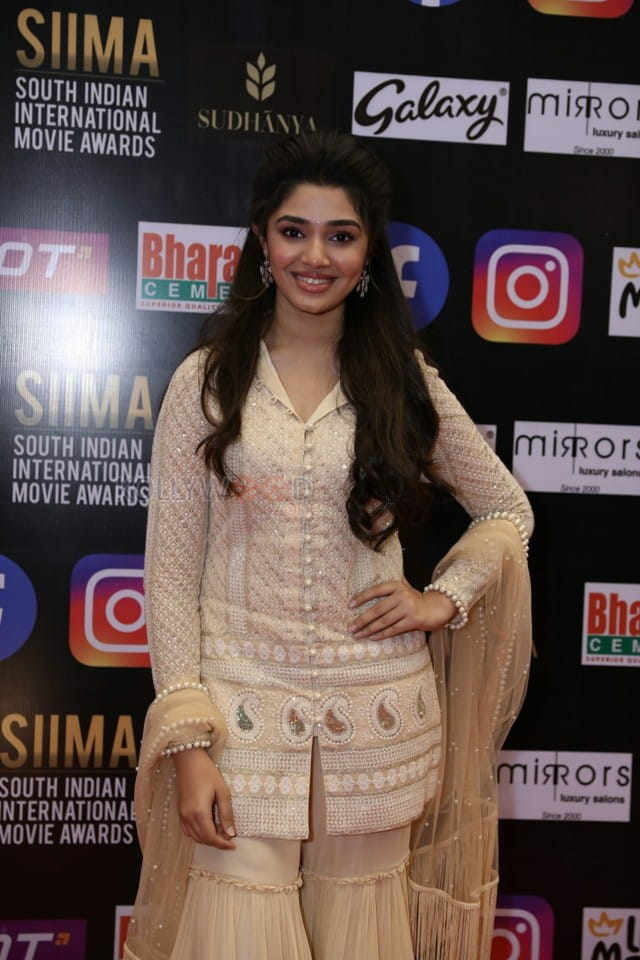 Actress Krithi Shetty at SIIMA Awards 2021 Pictures 02