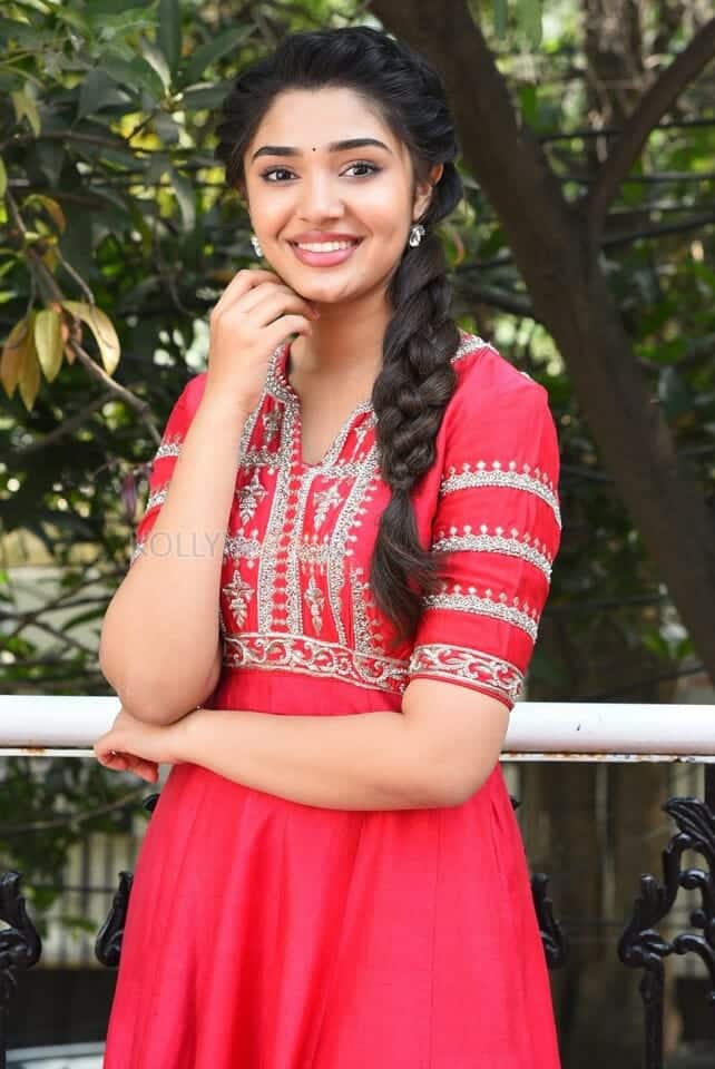 Actress Krithi Shetty at Shyam Singha Roy Interview Photos 01