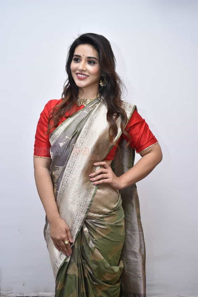 Actress Priyanka Jawalkar Inaugurated Kanchipuram Grt Silks At Dilsukhnagar Photos