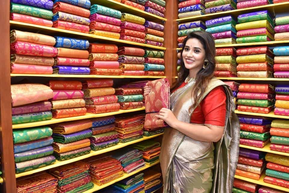 Actress Priyanka Jawalkar Inaugurated Kanchipuram Grt Silks At Dilsukhnagar Photos