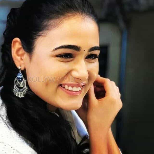 Actress Shalini Pandey Unseen Pictures