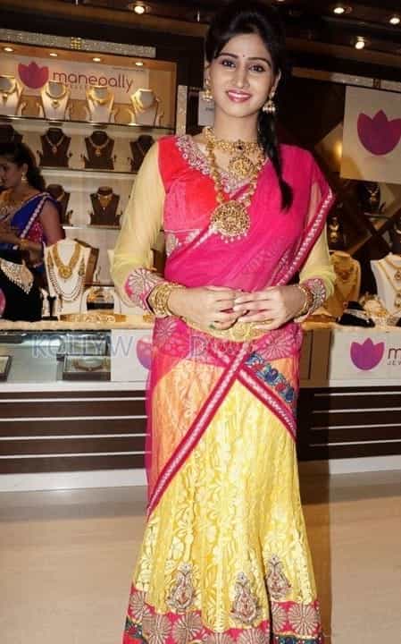 Actress Shamili Jewellery Photoshoot Pictures