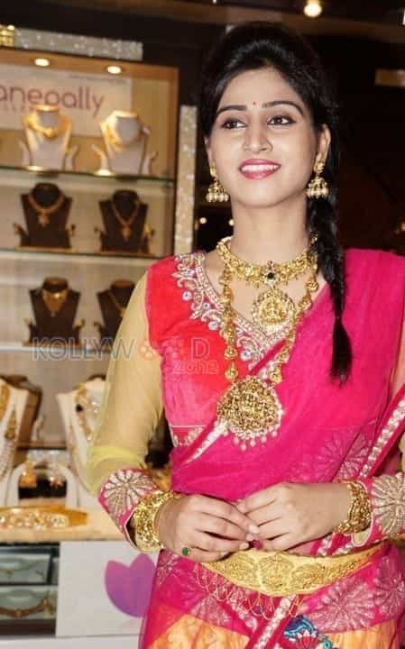 Actress Shamili Jewellery Photoshoot Pictures