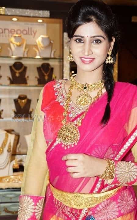 Actress Shamili Jewellery Photoshoot Pictures