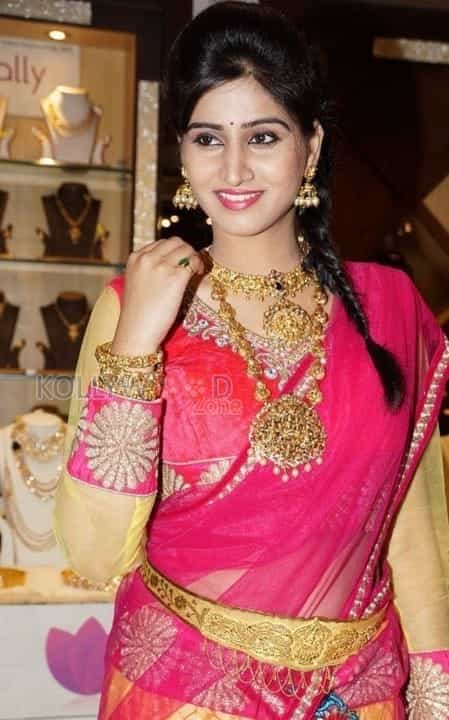 Actress Shamili Jewellery Photoshoot Pictures