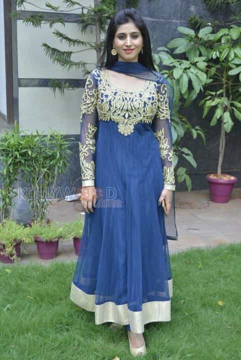 Actress Shamili Salwar Pictures