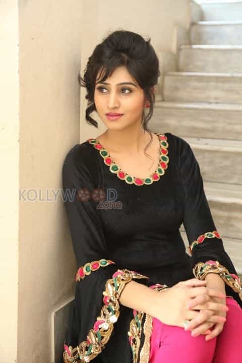 Actress Shamili Sexy Stills