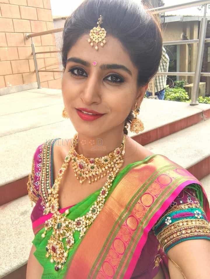 Actress Shamili Sounderajan Photos