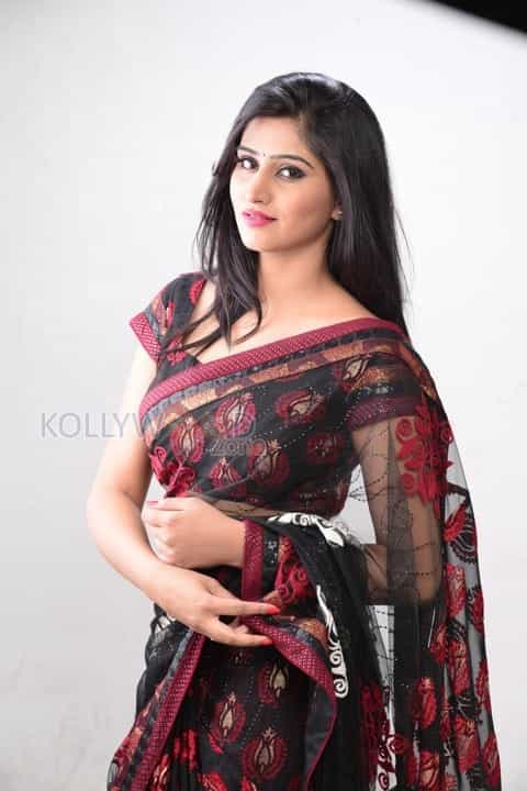 Best Actors Movie Heroine Actress Shamili Sexy Saree Photos