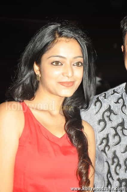 Janani Iyer Paagan Pictures