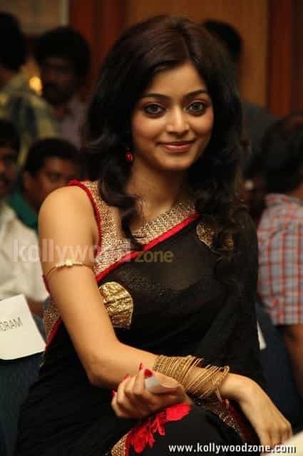 Janani Iyer Pictures