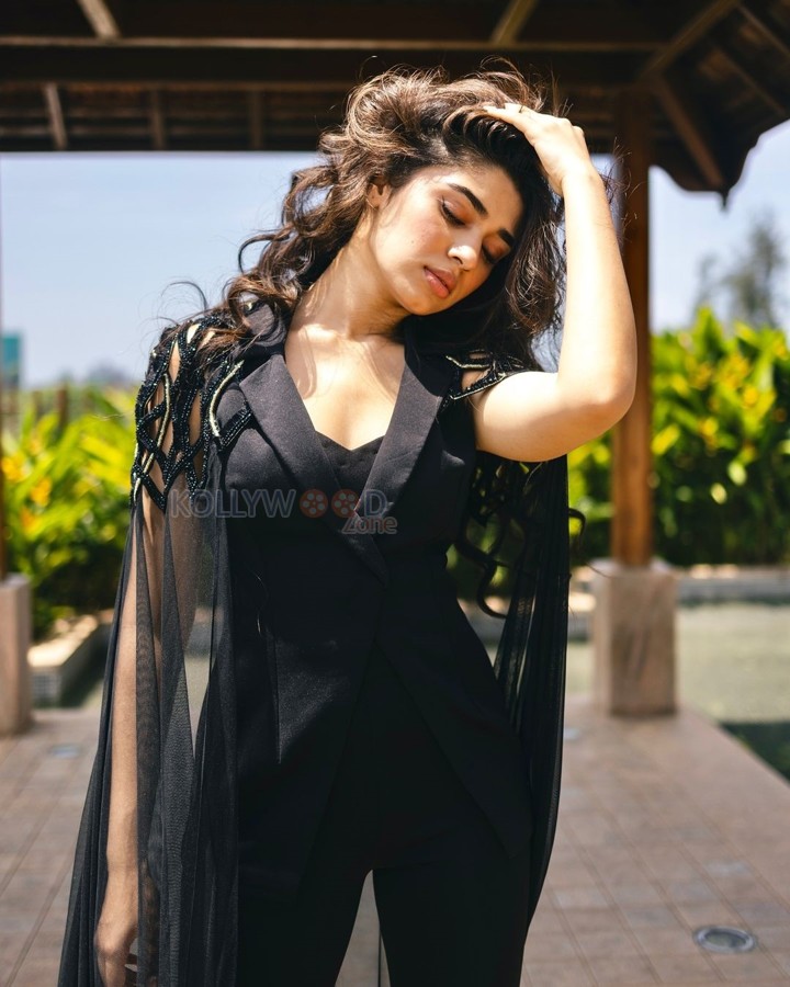 Lovely Beauty Krithi Shetty in a Black Jumpsuit Photos 01