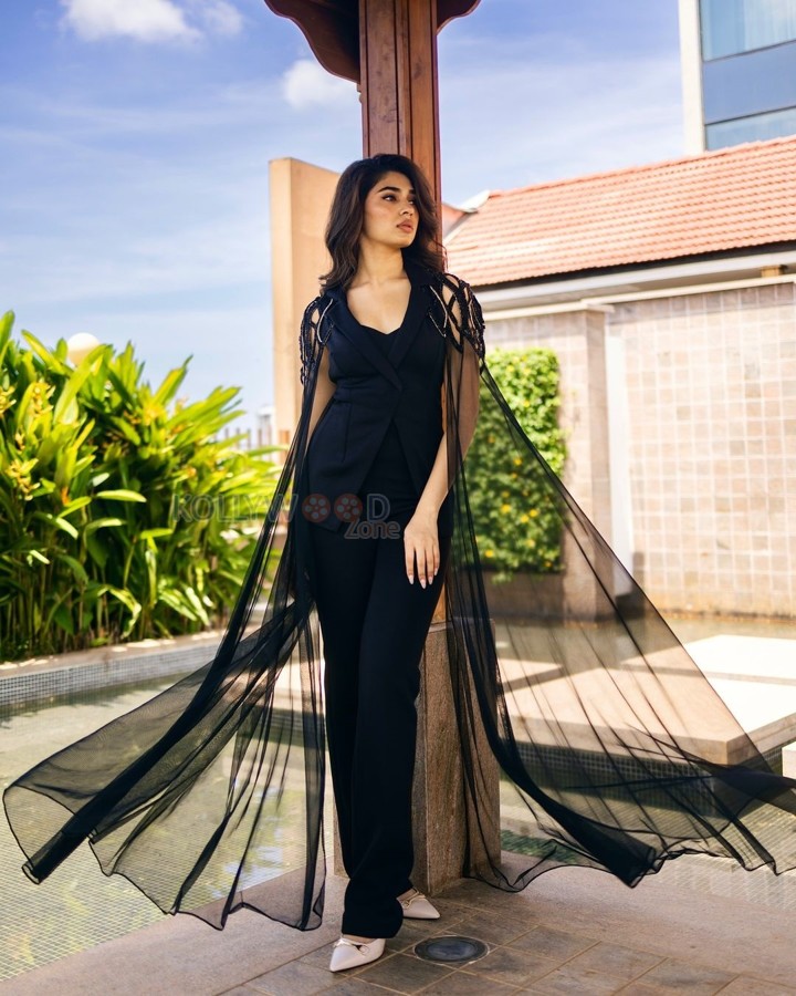 Lovely Beauty Krithi Shetty in a Black Jumpsuit Photos 04