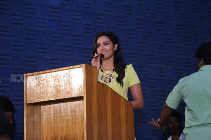 Priya Anand At Irumbu Kuthirai Press Meet Pictures