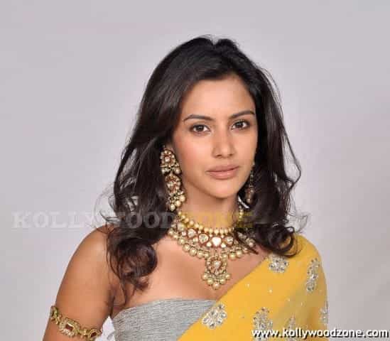 Priya Anand Sexy Photos