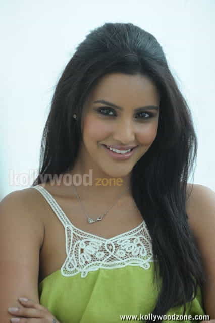 Sexy Priya Anand Latest Pictures