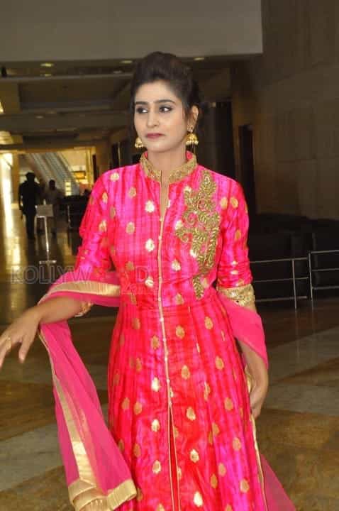 Shamili New Pics 05 (121752) | Kollywood Zone