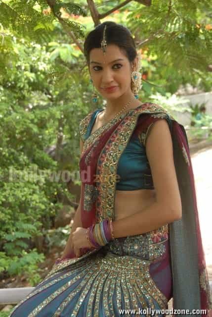 Telugu Actress Diksha Panth Pictures