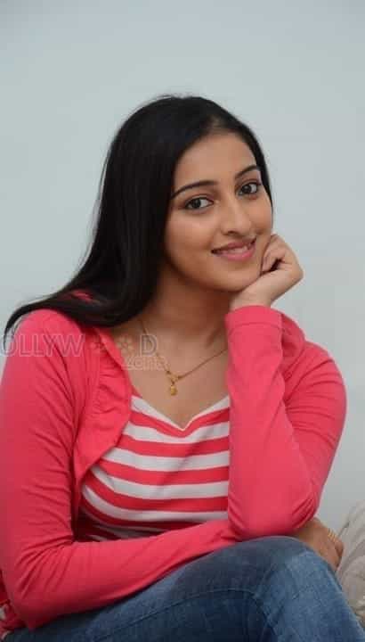 Telugu Actress Mouryani Photoshoot Pictures