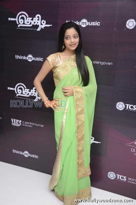 Thegidi Movie Heroine Janani Iyer Photos