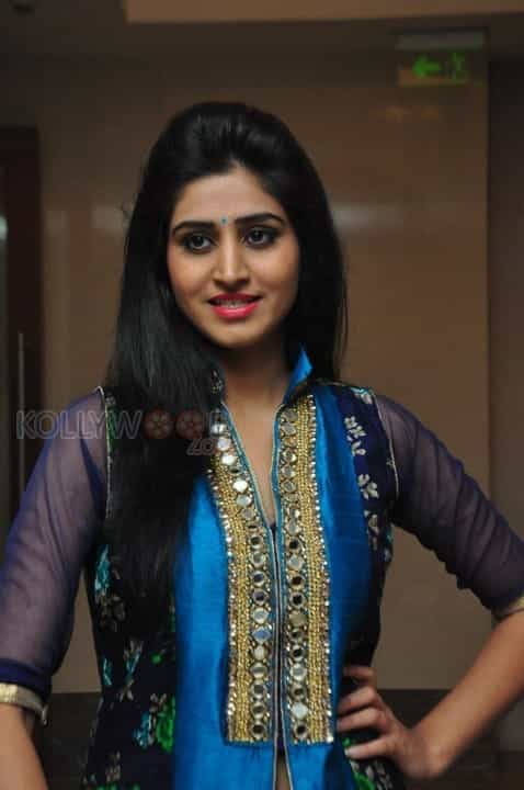 Tollywood Heroine Shamili Pictures