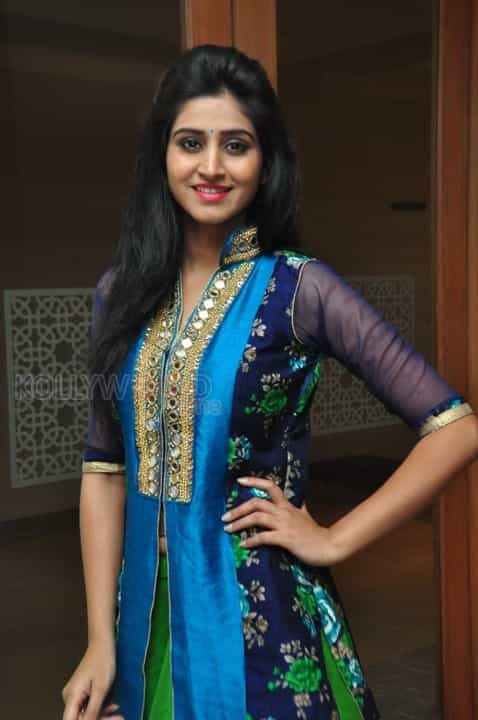 Tollywood Heroine Shamili Pictures