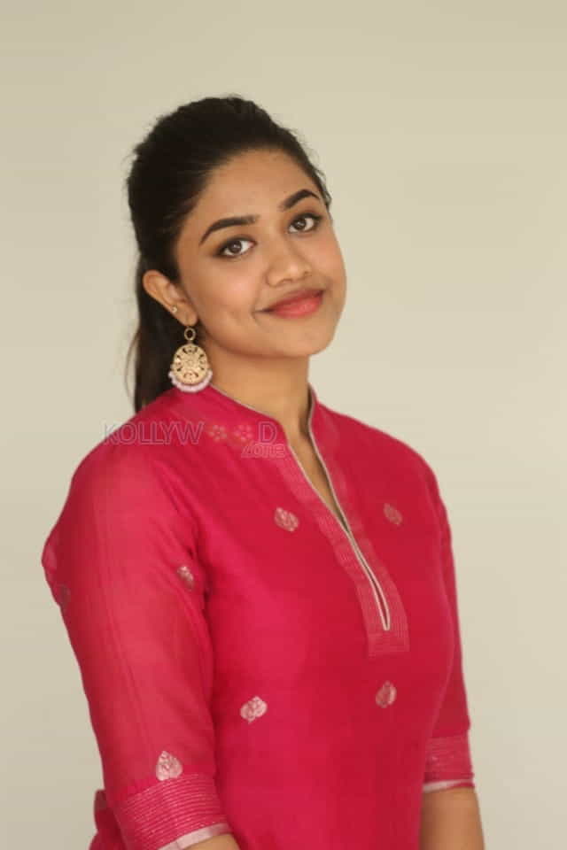 Actress Malavika Satheesan Press Meet Photos