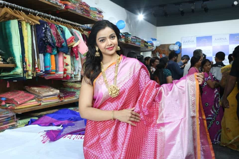 Actress Nitya Shetty Inaugurating Aarna Collections At Sanikpuri Photos