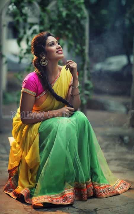 Actress Nivetha Pethuraj Photoshoot Pictures