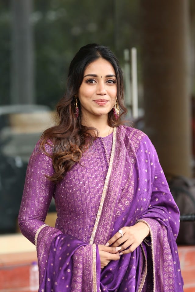 Actress Nivetha Pethuraj at Paruvu Web Series Press Meet Photos 02