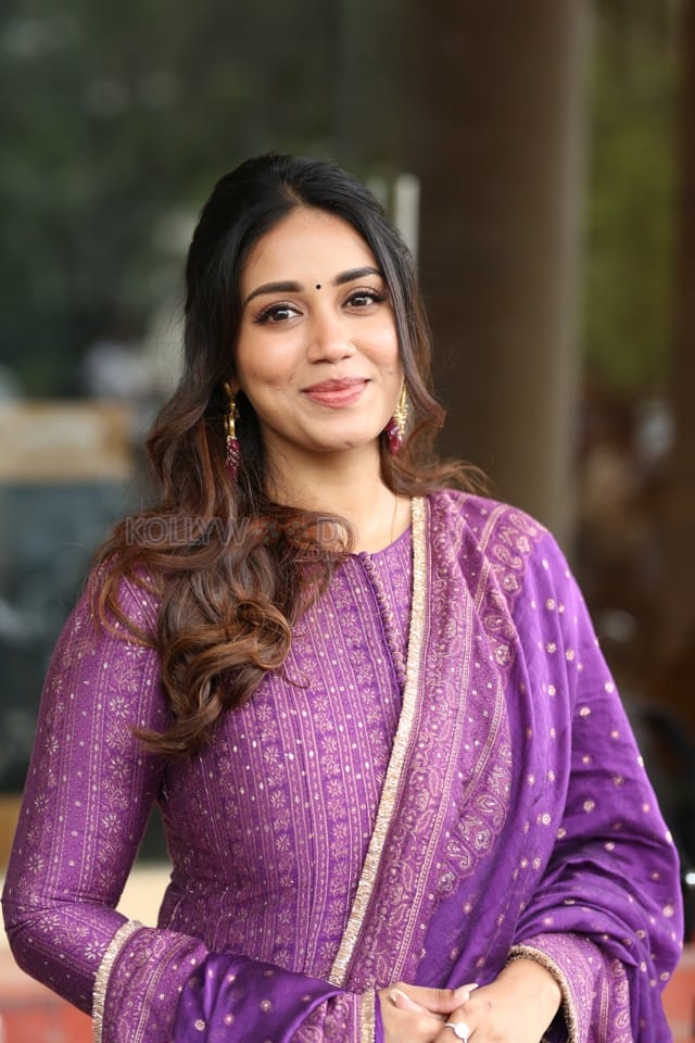 Actress Nivetha Pethuraj at Paruvu Web Series Press Meet Photos 05