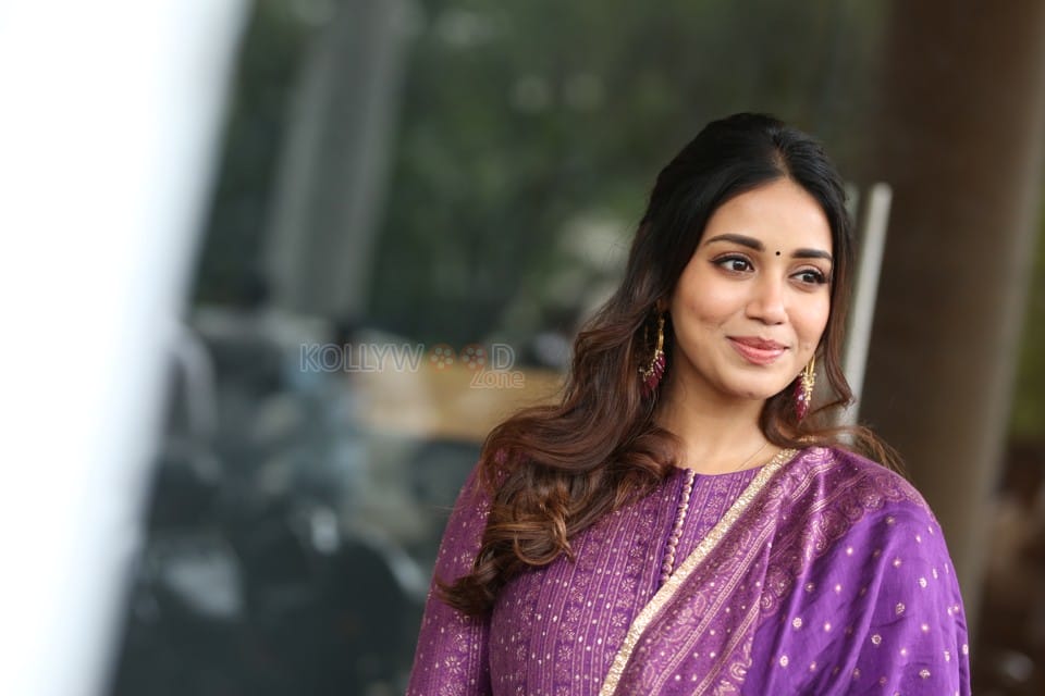 Actress Nivetha Pethuraj at Paruvu Web Series Press Meet Photos 08