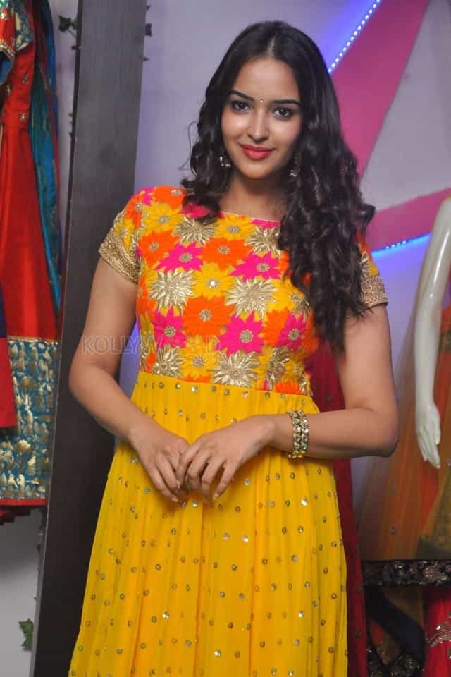 Actress Poojitha Ponnada Photo Shoot Stills