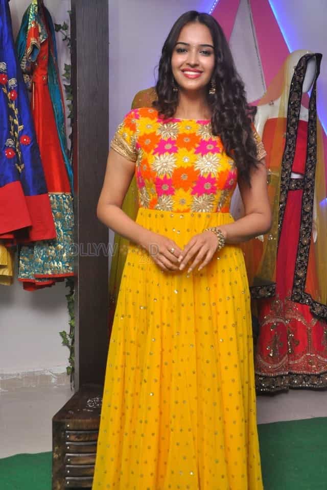 Actress Poojitha Ponnada Photo Shoot Stills