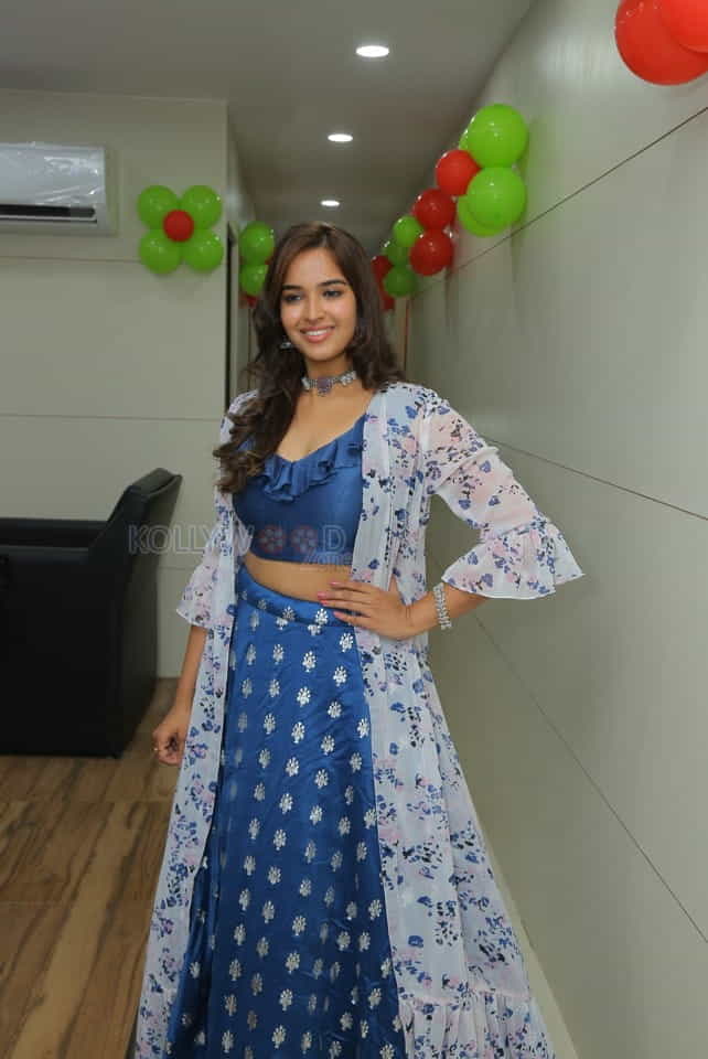 Actress Pujitha Ponnada Inaugurates Beyou Salon At Bhimavaram Photos