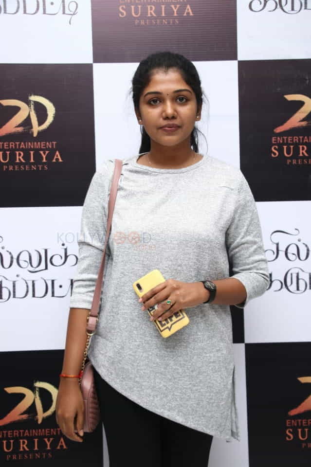 Actress Riythvika At Sillu Karupattu Movie Premiere Show Pictures