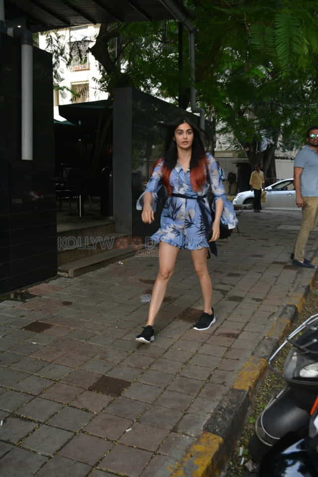 Adah Sharma Spotted At Khar Photos