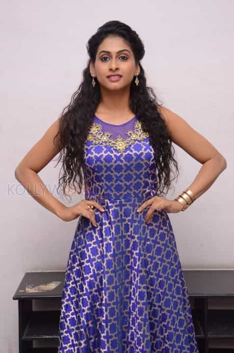 Beautiful Actress Nithya Naresh Photoshoot Stills