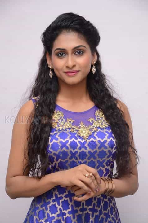 Beautiful Actress Nithya Naresh Photoshoot Stills