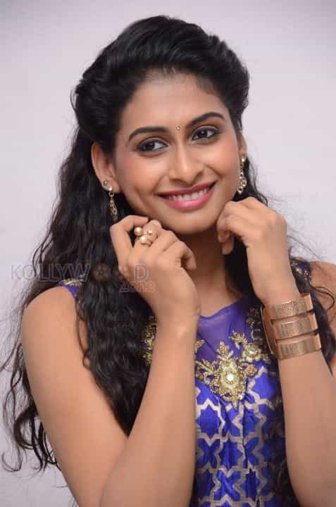 Beautiful Actress Nithya Naresh Photoshoot Stills