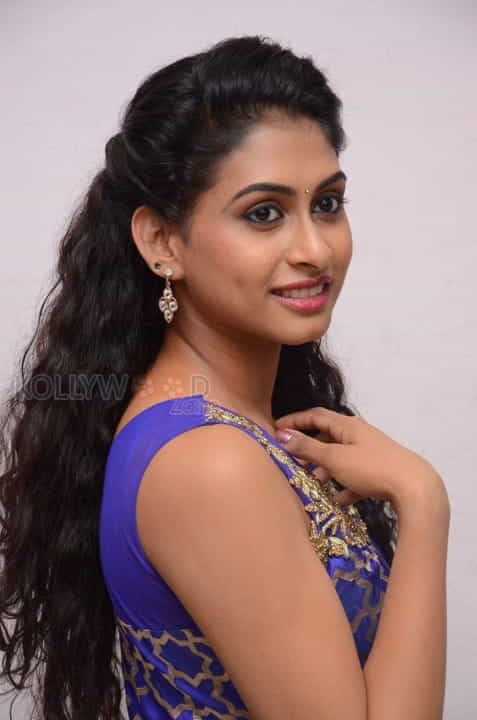 Beautiful Actress Nithya Naresh Photoshoot Stills