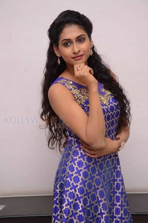 Beautiful Actress Nithya Naresh Photoshoot Stills