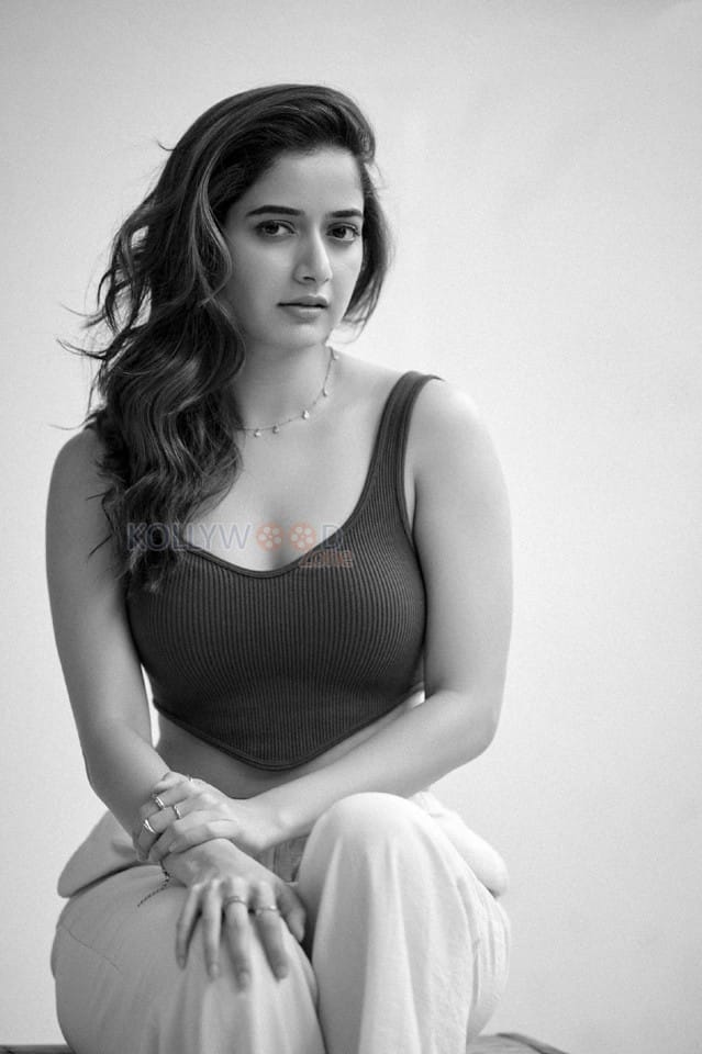 Beautiful Ashika Ranganath in a Crop Top Black and White Pictures 07